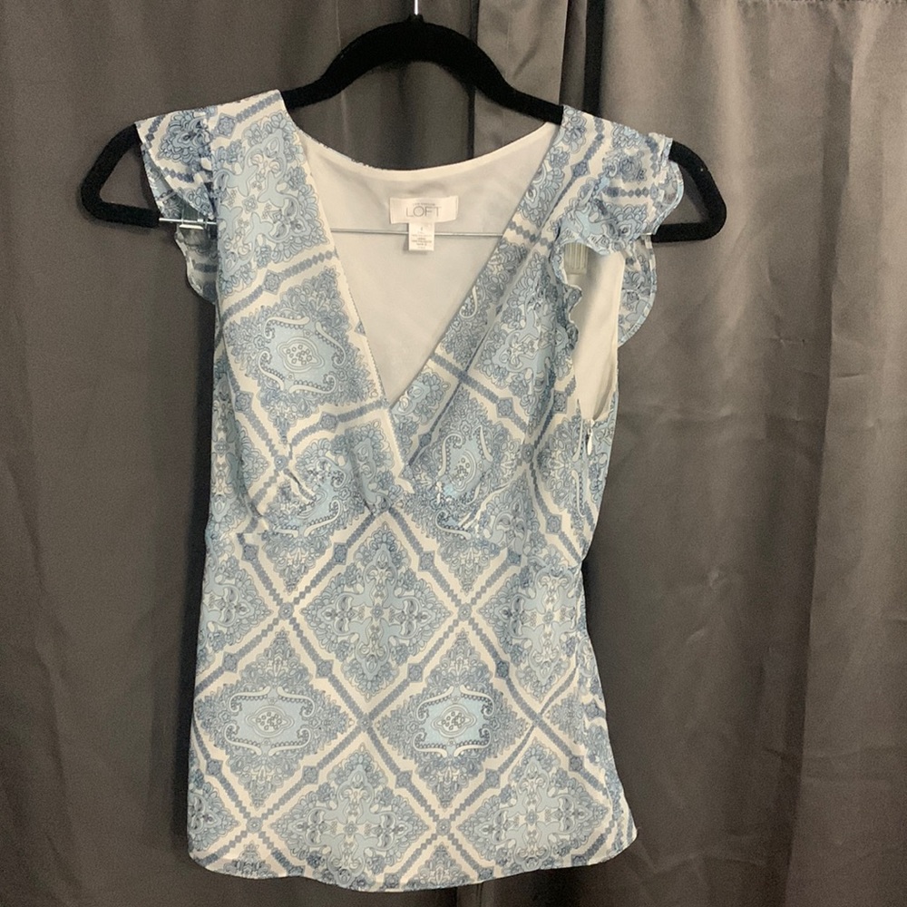 Dress shirt with zip side and tie on back
